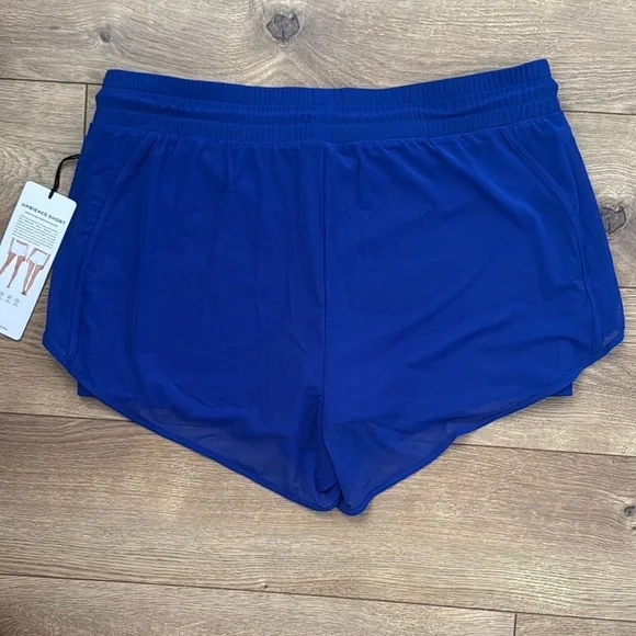 Alo yoga Ambience Shorts - Picture 4 of 7